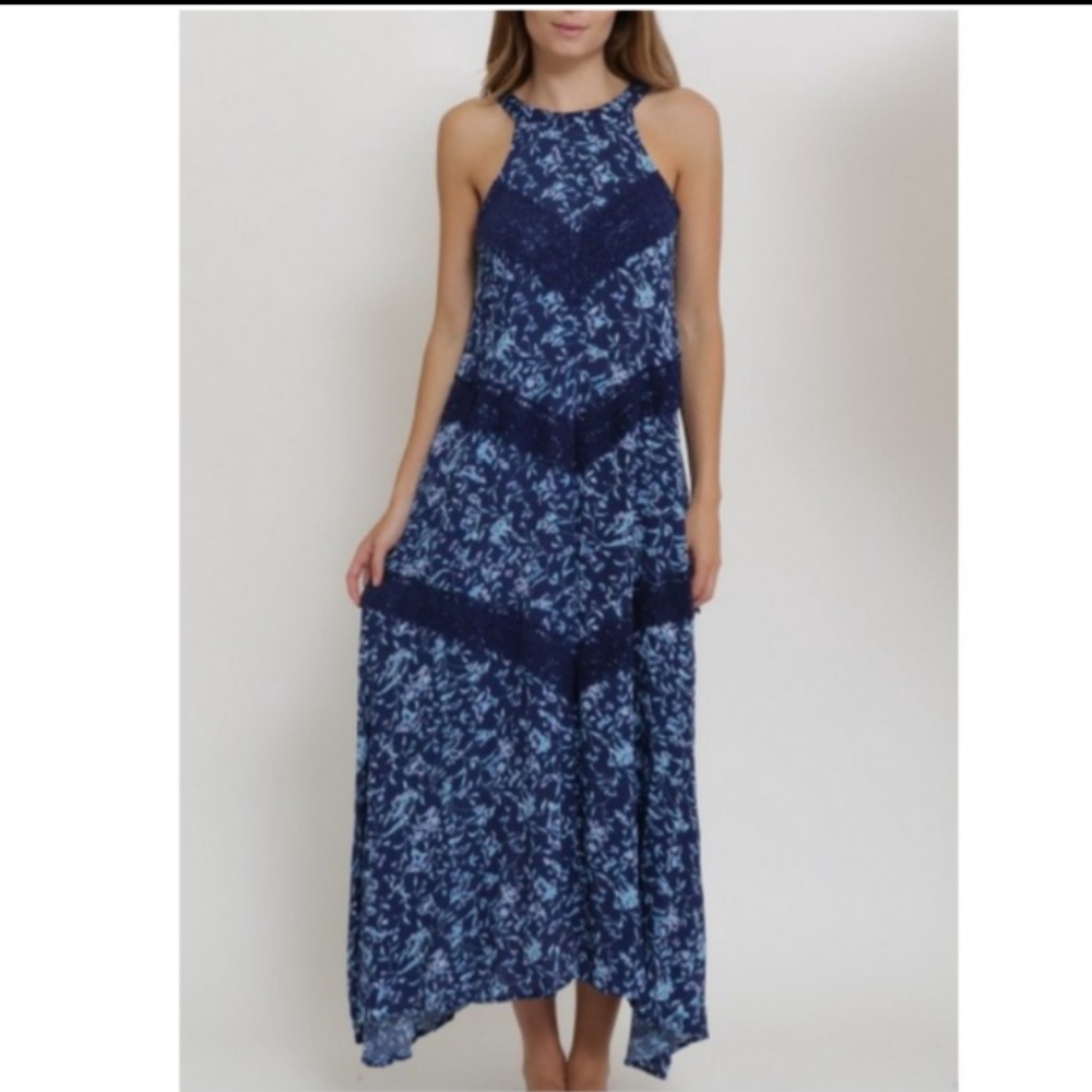 🔥BEAUTIFUL NAVY FLORAL PRINT DRESS